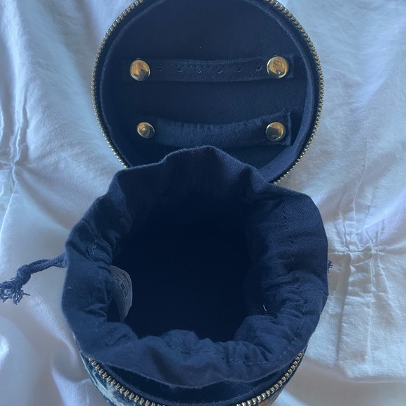 Sézane Inoui Editions Floral Velvet Jewelry Case - Picture 3 of 3